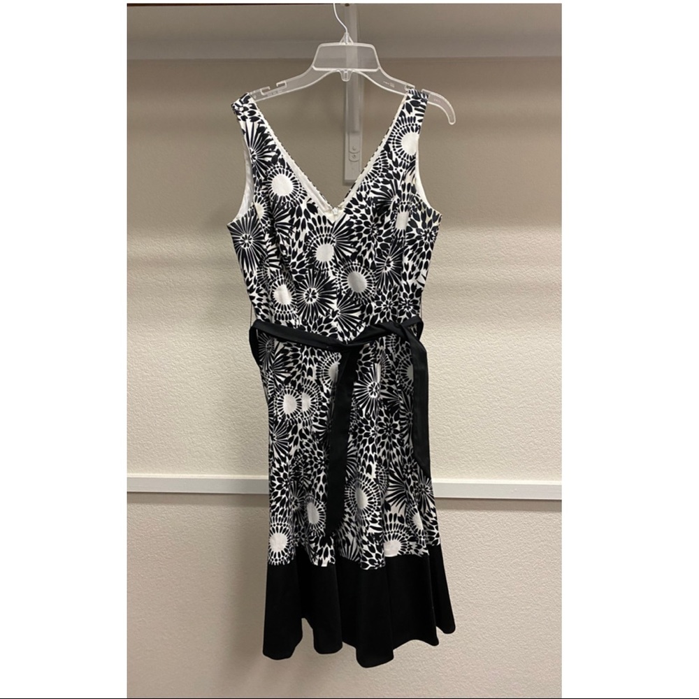 Nine West black and white dress with bow